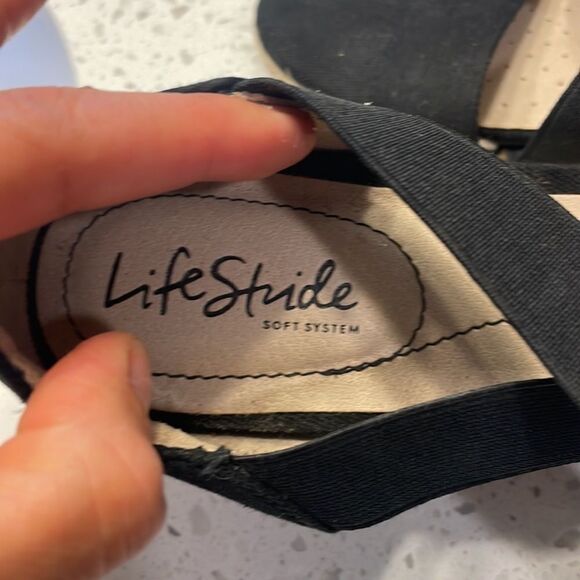 LIFE Stride woman’s black sandals - Picture 6 of 12